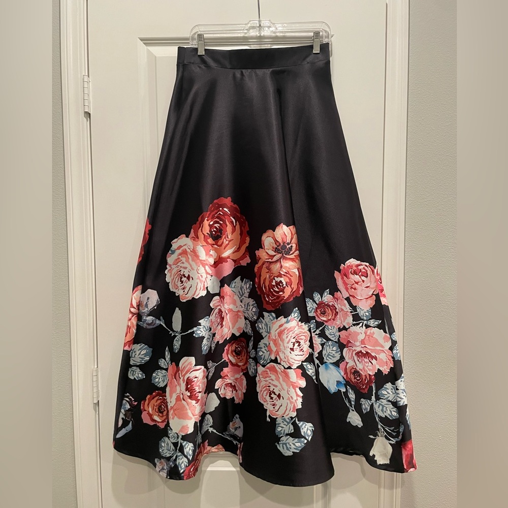 Chicwish Formal Floral Black A-line Maxi Skirt Size 8